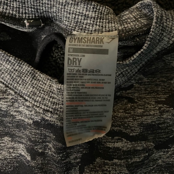 Gymshark black and grey camo seamless crop top - Picture 2 of 3